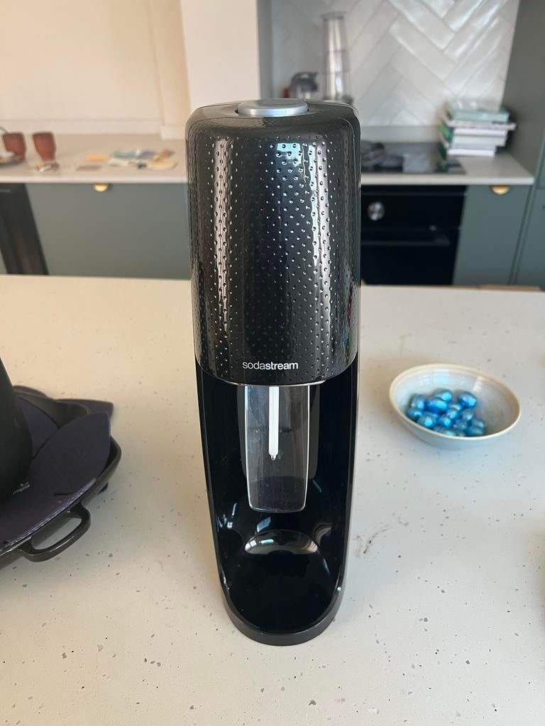 Sodastream - zwart - weinig gebruikt, Witgoed en Apparatuur, Ophalen of Verzenden, Zo goed als nieuw