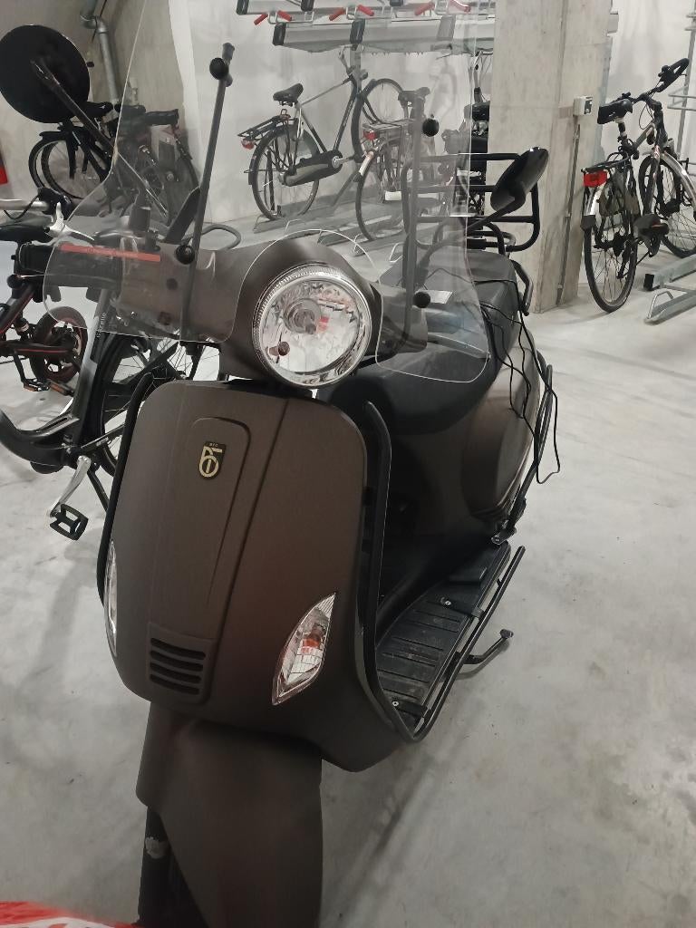 Riva scooter, Fietsen en Brommers, Snorfietsen en Snorscooters, Ophalen, Zo goed als nieuw, Benzine, Overige merken