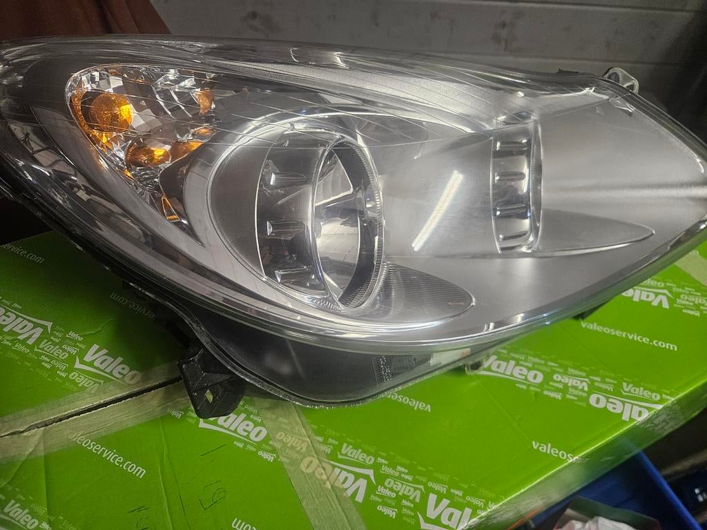 Rechterkoplamp Opel Corsa D 2009, Auto-onderdelen, Verlichting, Ophalen of Verzenden, Opel