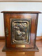 Antieke Houten Kabinet met Reliëf, Ophalen of Verzenden