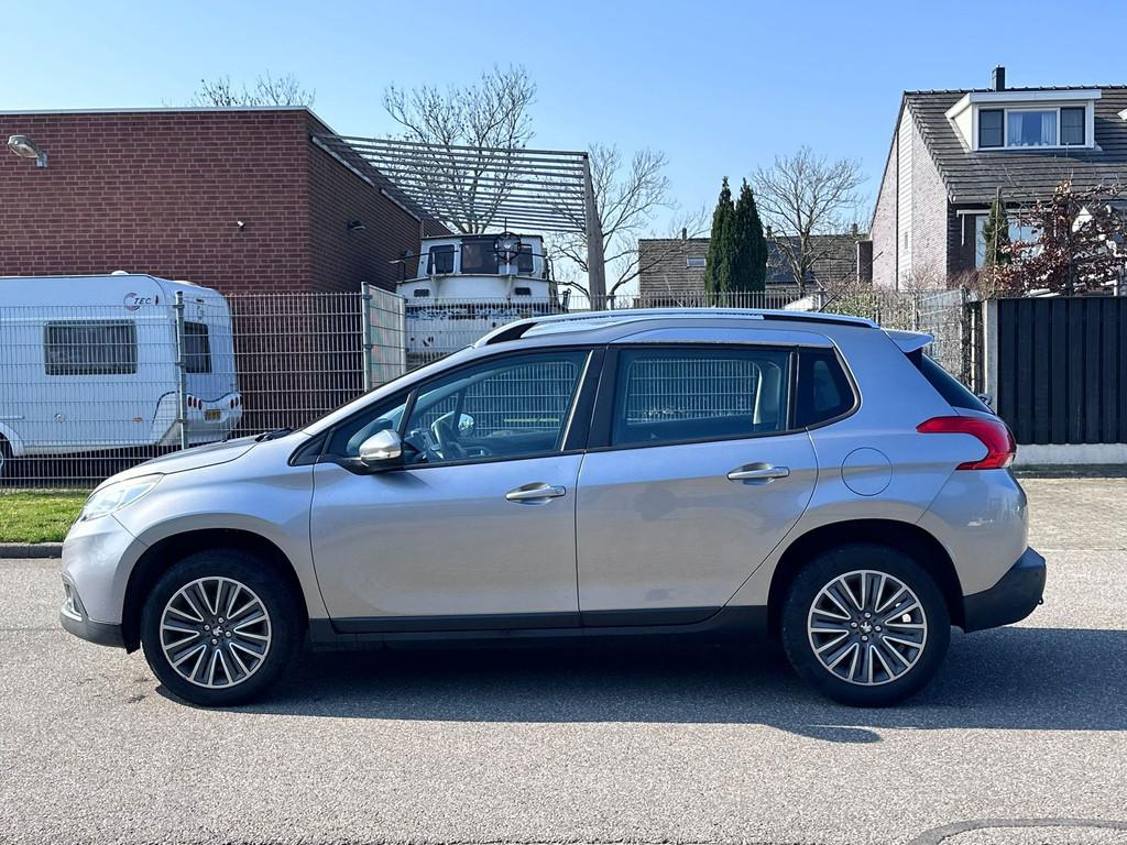 Peugeot 2008 1.2 PureTech Allure Navigatie*Cruise*Distributi, Voorwielaandrijving, Gebruikt, Euro 6, 1270 kg