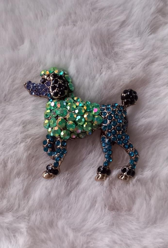 Gekleurde poedel broche, Sieraden, Tassen en Uiterlijk, Overige materialen, 4 tot 7 cm, Overige kleuren, Nieuw