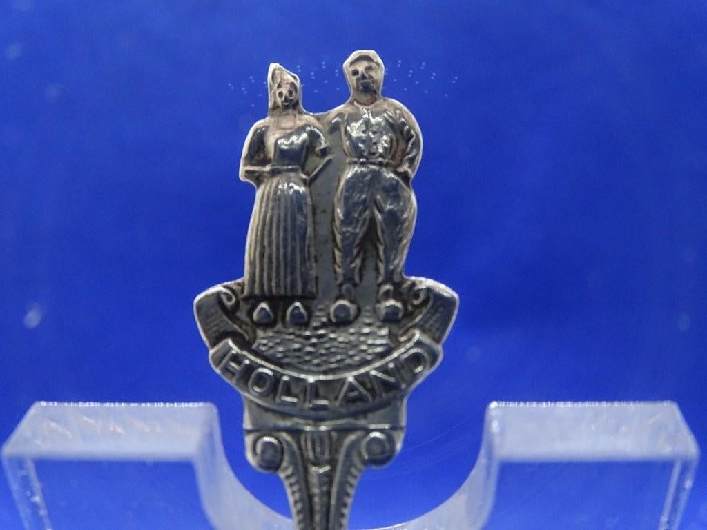 Lepeltje: Klederdracht, Verzenden