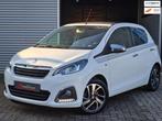 Peugeot 108 1.2 Allure Collection TOP! SCHUIFDAK|KEYLESS ENT, Auto's, Voorwielaandrijving, Stof, Gebruikt, Zwart