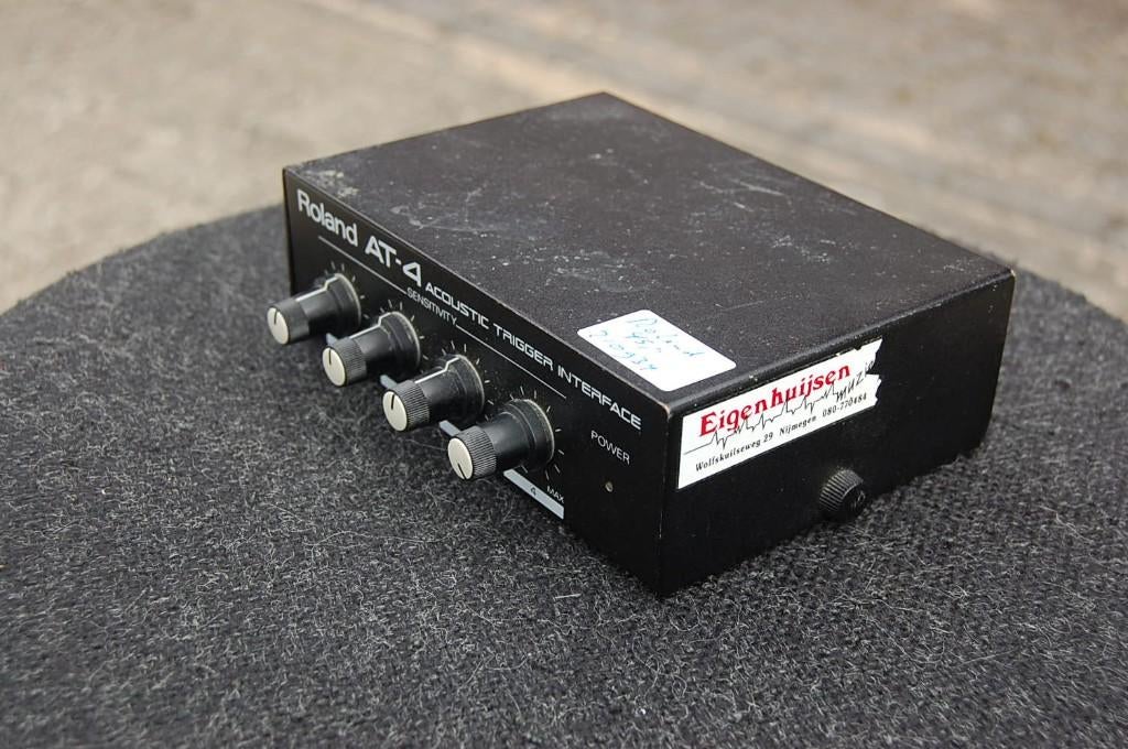 Roland acoustic trigger interface sensitiviteits module AT-4, Gebruikt, ., Drums of Percussie, Ophalen of Verzenden
