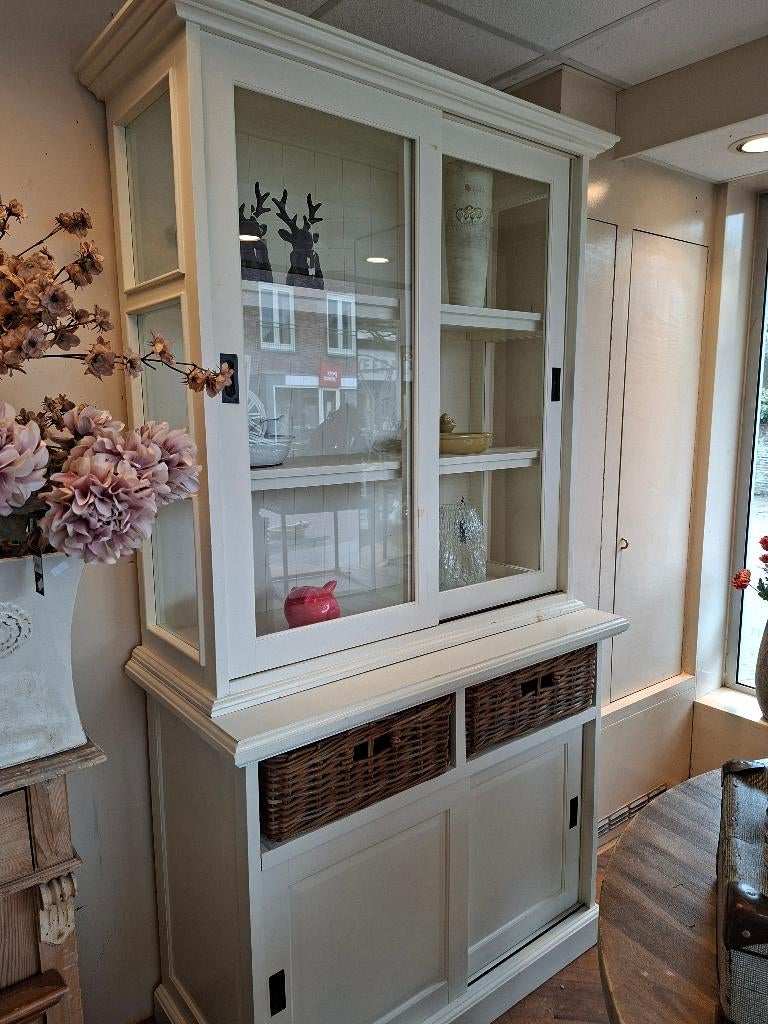 Landelijke buffetkast manden zijkant glas 120 cm, Huis en Inrichting, Kasten | Buffetkasten, Ophalen, Gebruikt, Landelijk, 25 tot 50 cm