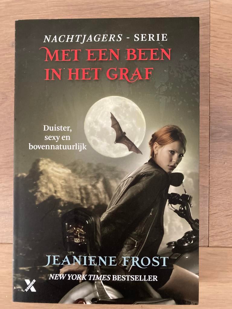 Jeaniene Frost - Met een been in het graf, Boeken, Ophalen of Verzenden, Nieuw, Jeaniene Frost