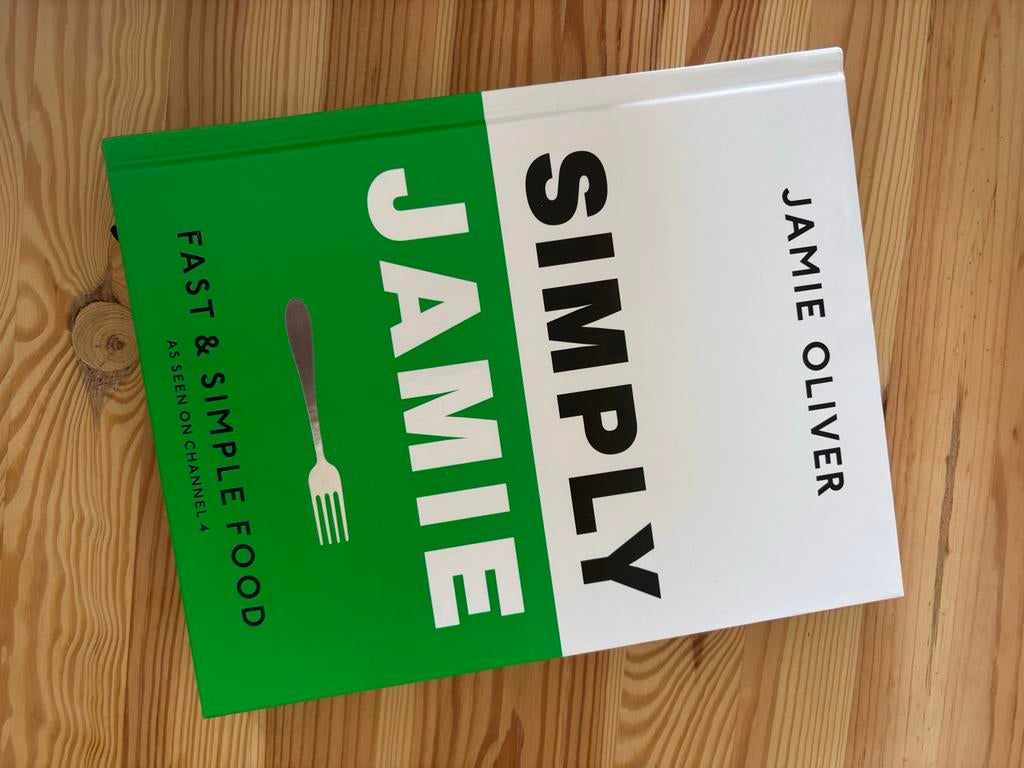 Simply Jamie kookboek gesigneerd, Ophalen of Verzenden, Gelezen