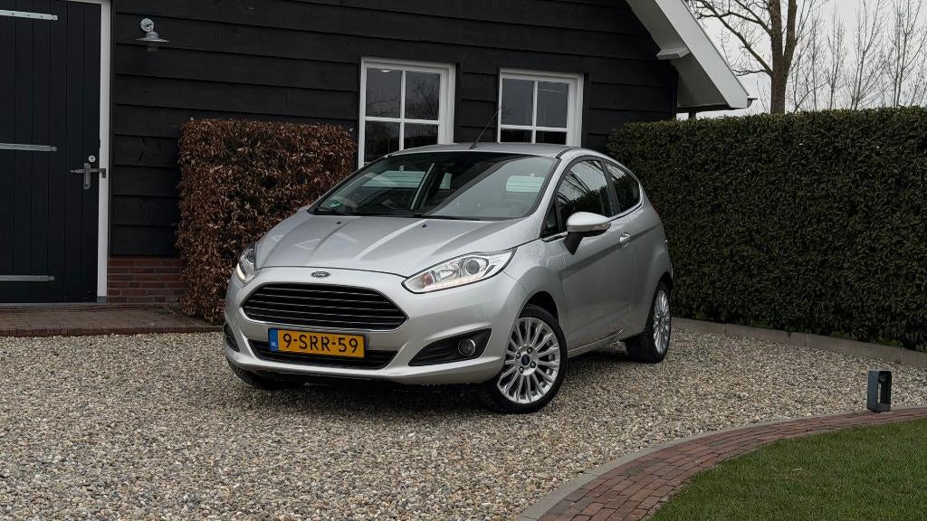 Ford Fiësta 1.0 Titanium 100 pk | Xenon | PDC | APK | Opties, Auto's, Voorwielaandrijving, Euro 5, Stof, 40 €/maand