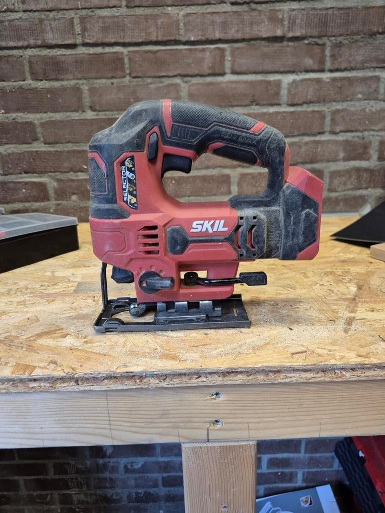 Skil Decoupeerzaag - Krachtige en veelzijdige zaag, Ophalen, Zo goed als nieuw, Decoupeerzaag, Skil