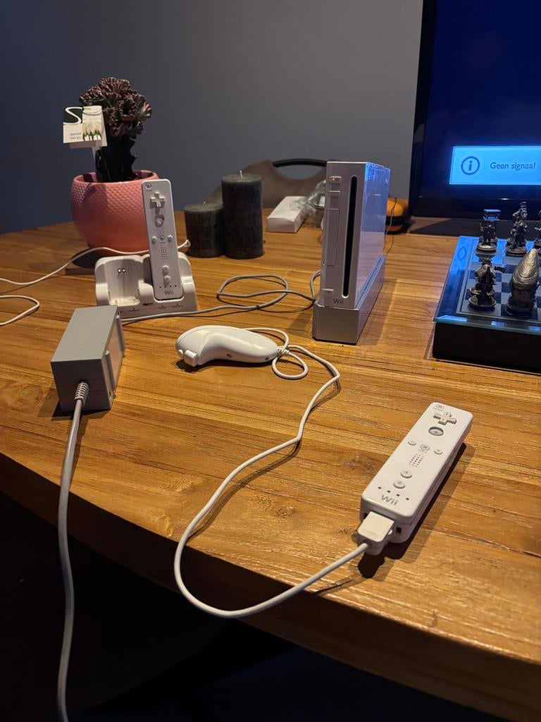 Wii Nintendo met 2 controllers, nunchucks en 32 games, Spelcomputers en Games, Spelcomputers | Nintendo Wii, Ophalen of Verzenden