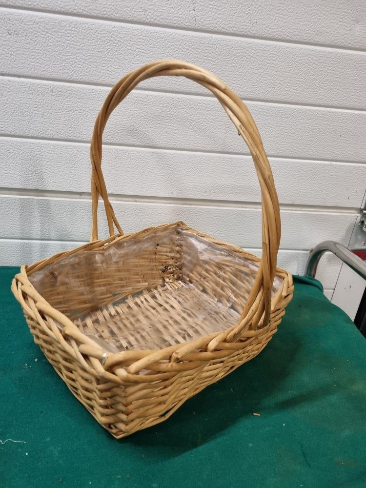 plantenmand met hengsel en plastic riet, Ophalen of Verzenden, 'T Olde Gre-j, Info@toldegrej.nl, Endepoelstraat 20f Didam