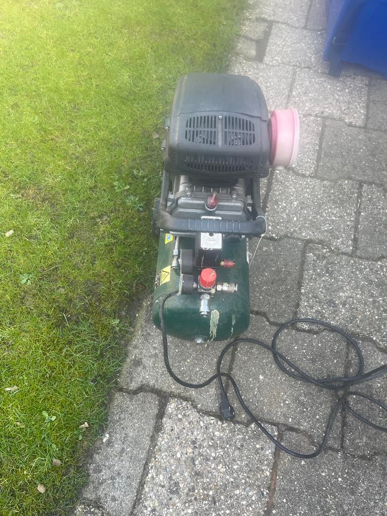 Compressor 8 bar weinig gebruikt, Gebruikt, 6 tot 10 bar, Ophalen of Verzenden, Minder dan 200 liter/min