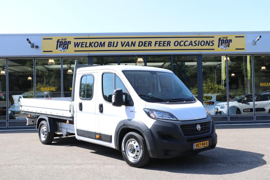 Fiat Ducato 35 2.3 MultiJet L3H2 DC EX.BTW open laadbak 7 pe, Auto's, Bestelauto's, Voorwielaandrijving, Gebruikt, Euro 6, Wit