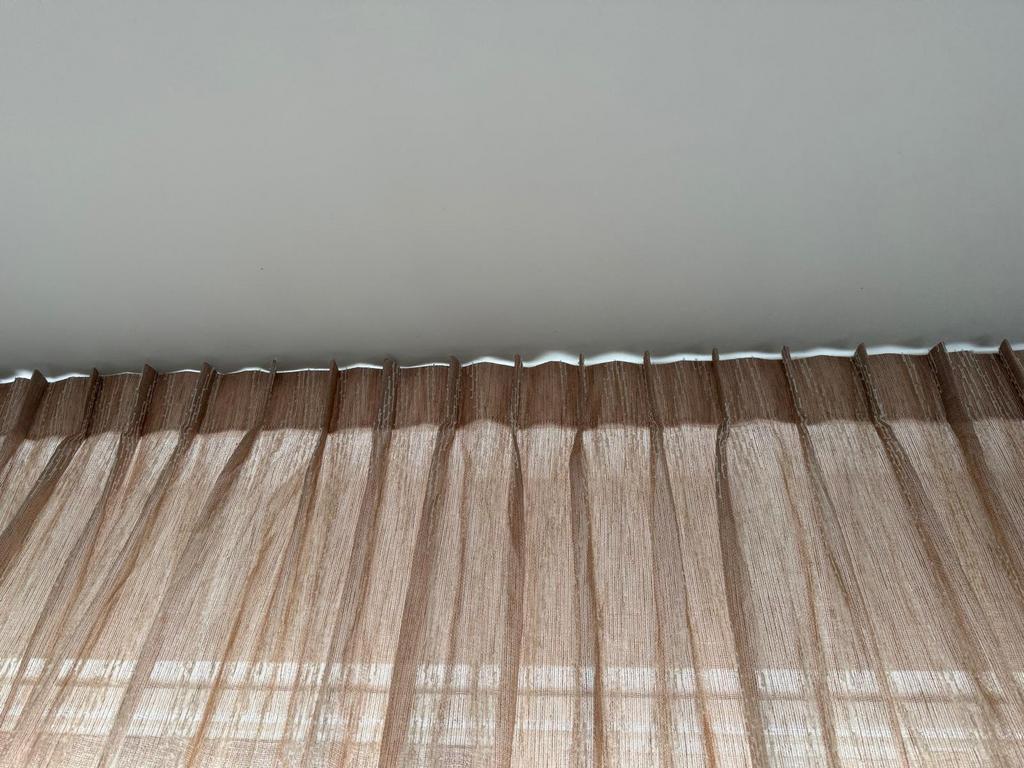 In between gordijnen dubbele plooi / 3 stuks 242 cm hoog, Huis en Inrichting, Stoffering | Gordijnen en Lamellen, Bruin, 200 cm of meer