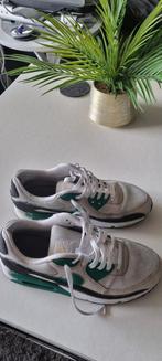 Sportschoenen, Ophalen, Gedragen, Sportschoenen