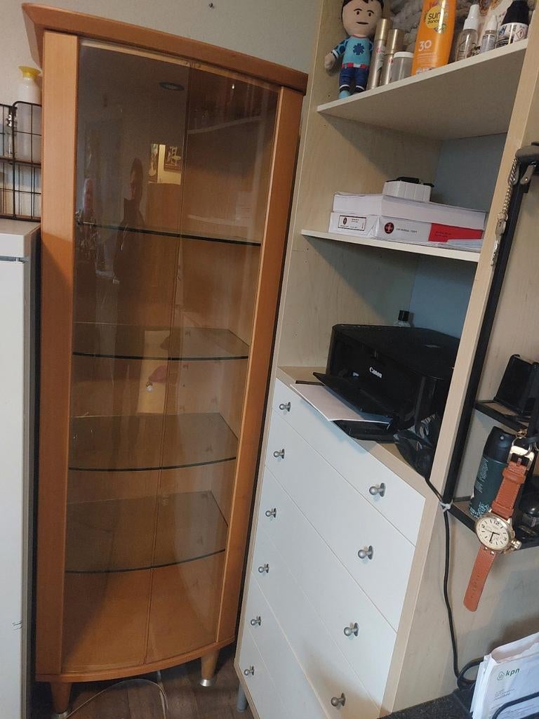 Mooie vertrinekast met verlichting, Huis en Inrichting, Kasten | Vitrinekasten, Ophalen of Verzenden, Zo goed als nieuw, 25 tot 50 cm