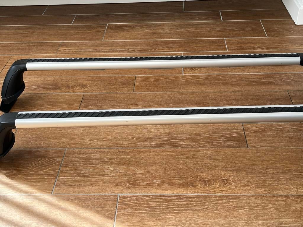 Originele dakdragers Seat Leon hatchback vanaf 2019, Auto diversen, Dakdragers, Ophalen, Zo goed als nieuw