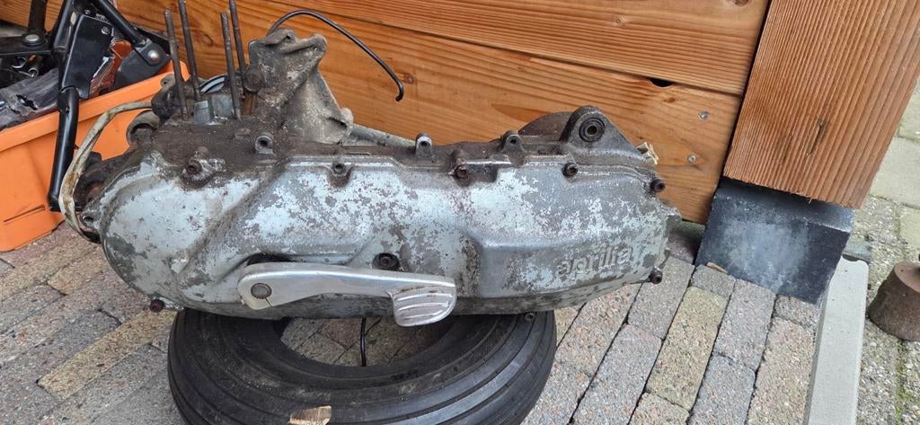 Motor aprillia minarelli vertikaal aprillia sr50, Fietsen en Brommers, Brommeronderdelen | Scooters, Ophalen of Verzenden