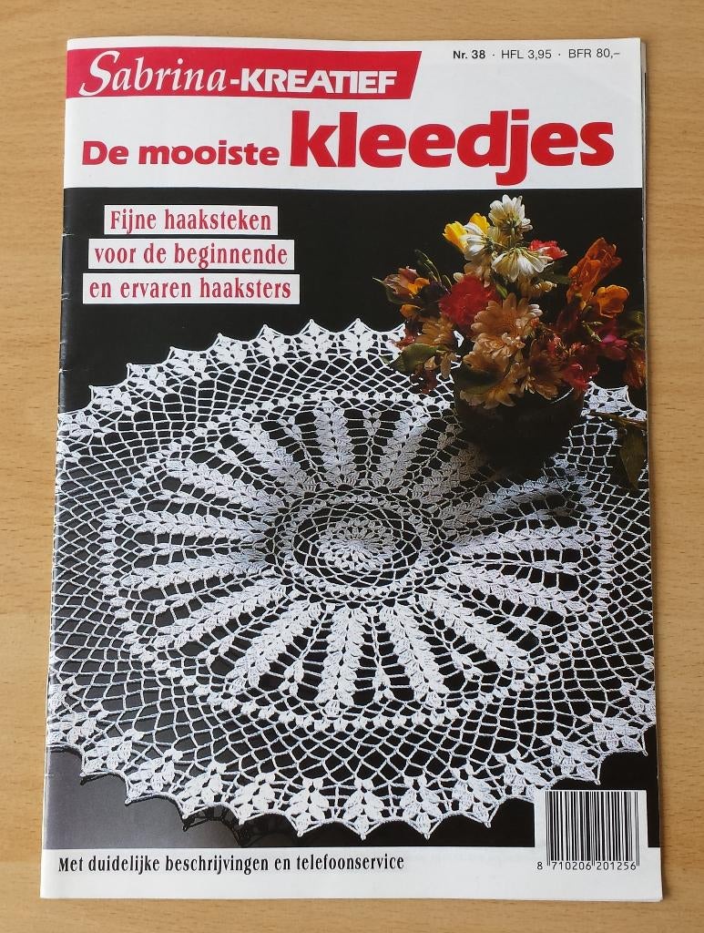 Haken - De Mooiste Kleedjes - Sabrina nr.38 - 1993, Gebruikt, Ophalen of Verzenden, Sabrina, Patroon of Boek
