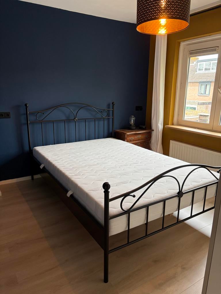 Bed met matras 140 x 210, Ophalen, Gebruikt, Tweepersoons, 140 cm