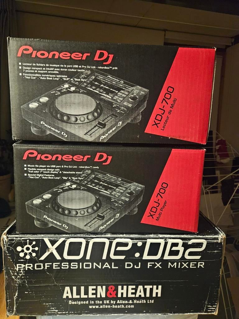 DJ set: Allen & Heath Xone:DB2 mixer en 2x Pioneer XDJ-700, Muziek en Instrumenten, Dj-sets en Draaitafels, Ophalen, Zo goed als nieuw
