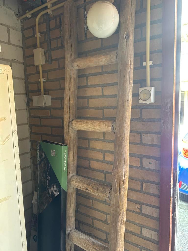 Robuuste houten trap - 185 cm hoog, Ophalen of Verzenden, Gebruikt, Trap, Minder dan 2 meter
