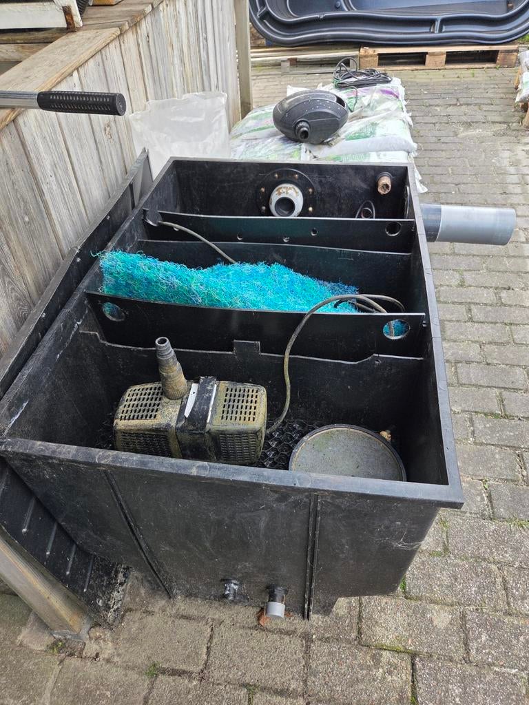 Vijverfilter met inhoud pomp en uvc lamp, Info@gebruikt.nl, Gebruikt, Vijverfilter, Gebruiktstraat 1