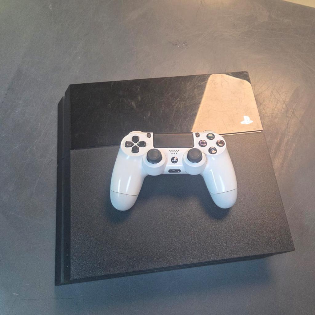 Playstation 4 Classic - 500GB - 1 Controller - Zwart, Sony, Gebruikt, Support@sony.com, 1-7-1 Konan, Minato-ku
Tokyo 108-0075
Japan