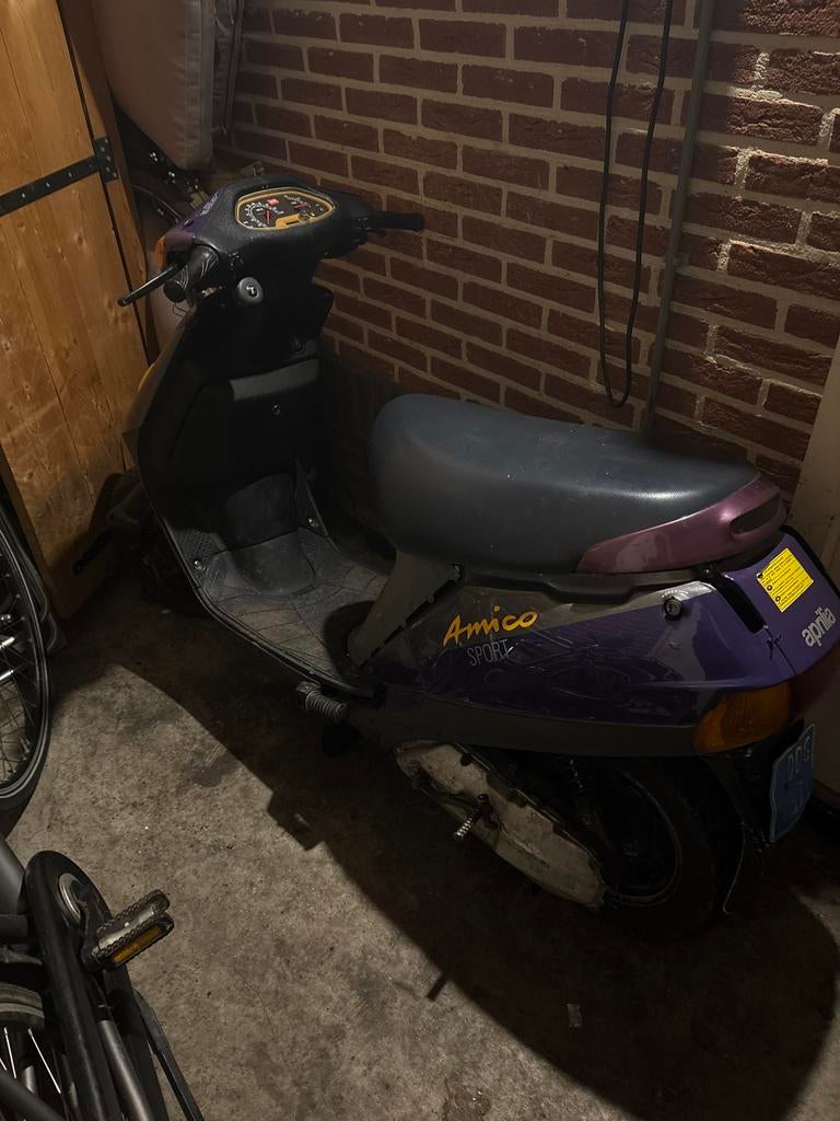 Aprilia Amico Sport scooter zonder 123, Ophalen, Tweetakt, Gebruikt, Overige modellen