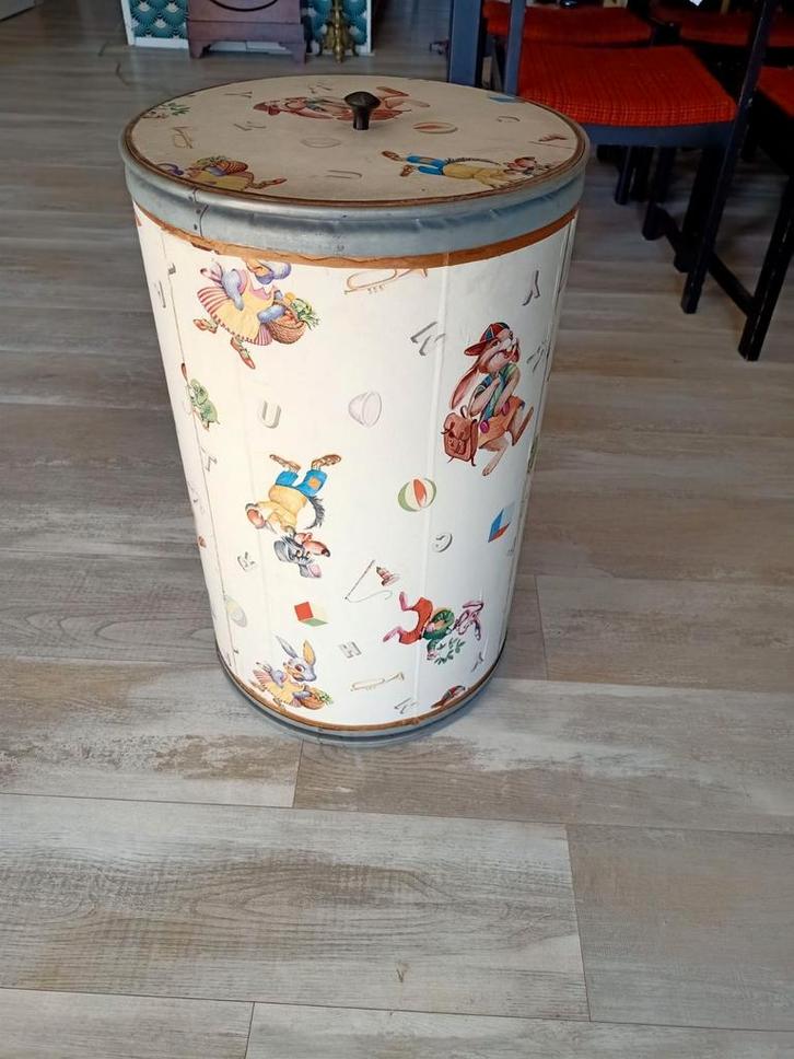 Vintage Opbergton met leuke plaat bekleed (origineel), Kinderen en Baby's, Speelgoed | Overig, Gebruikt, Jongen of Meisje, Ophalen of Verzenden