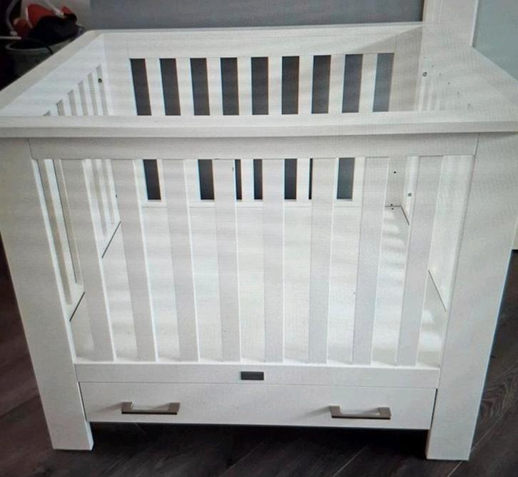 Te koop hele mooie Babybox van Coming Kids New Basic White, Kinderen en Baby's, Boxen, Zo goed als nieuw, Rechthoekig, In hoogte verstelbaar