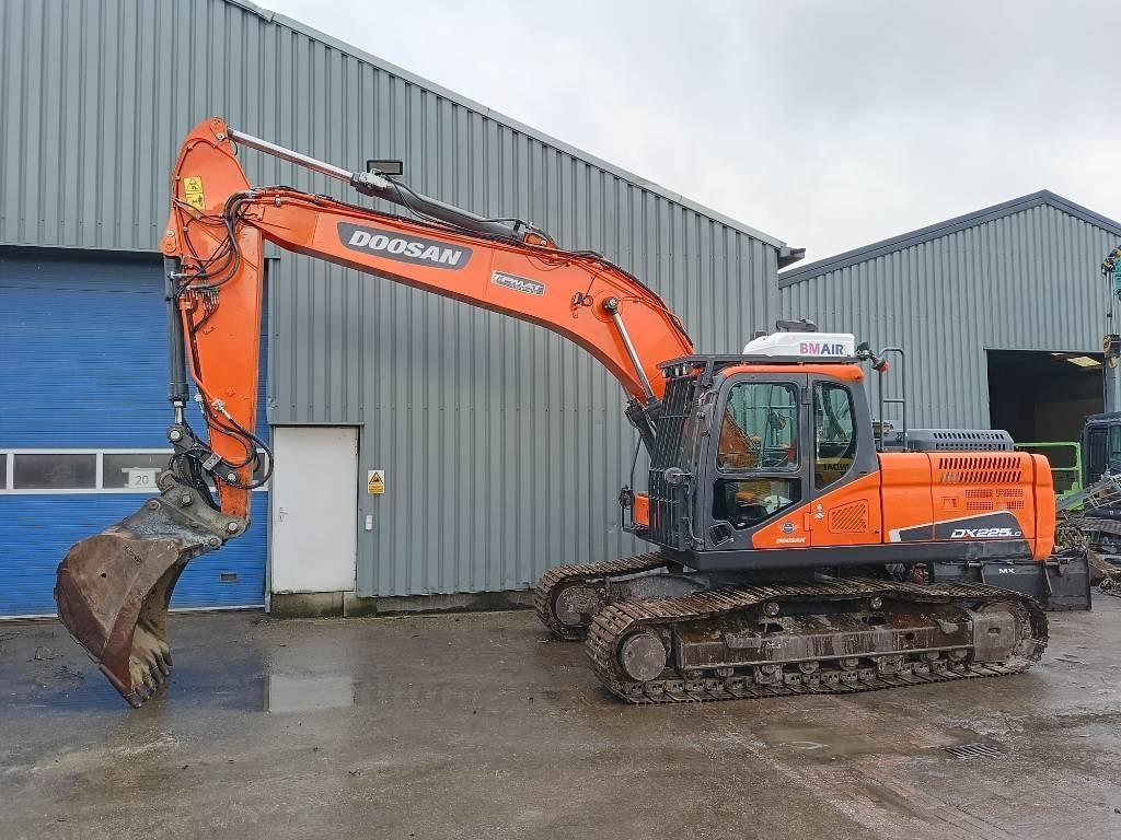 Doosan DX 225 LC-5 tracked excavator bagger ketten 2018, Zakelijke goederen, Machines en Bouw | Kranen en Graafmachines, Graafmachine