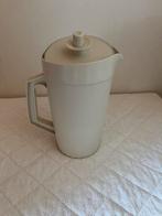 Schenkkan , sapjeskan Tupperware 1,2  liter, Ophalen of Verzenden, Gebruikt, Crème