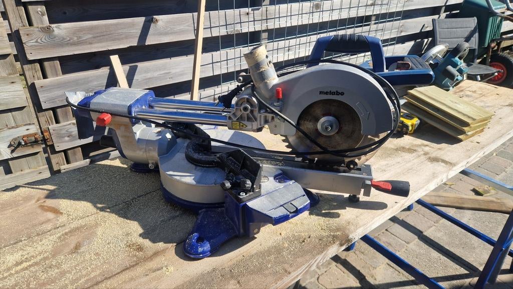 Metabo afkortzaag, Ophalen, 1200 watt of meer, Afkortzaag, 30 tot 70 mm