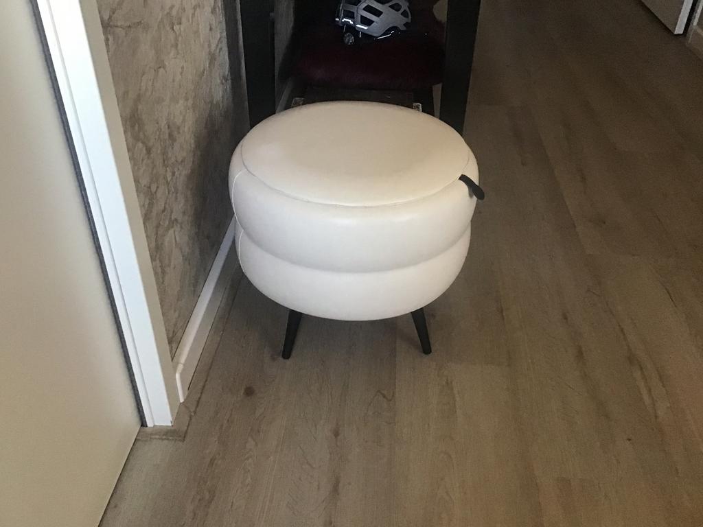 Leuke vintage retro poef met opbergruimte, Ophalen, Zo goed als nieuw, Rond, Minder dan 50 cm