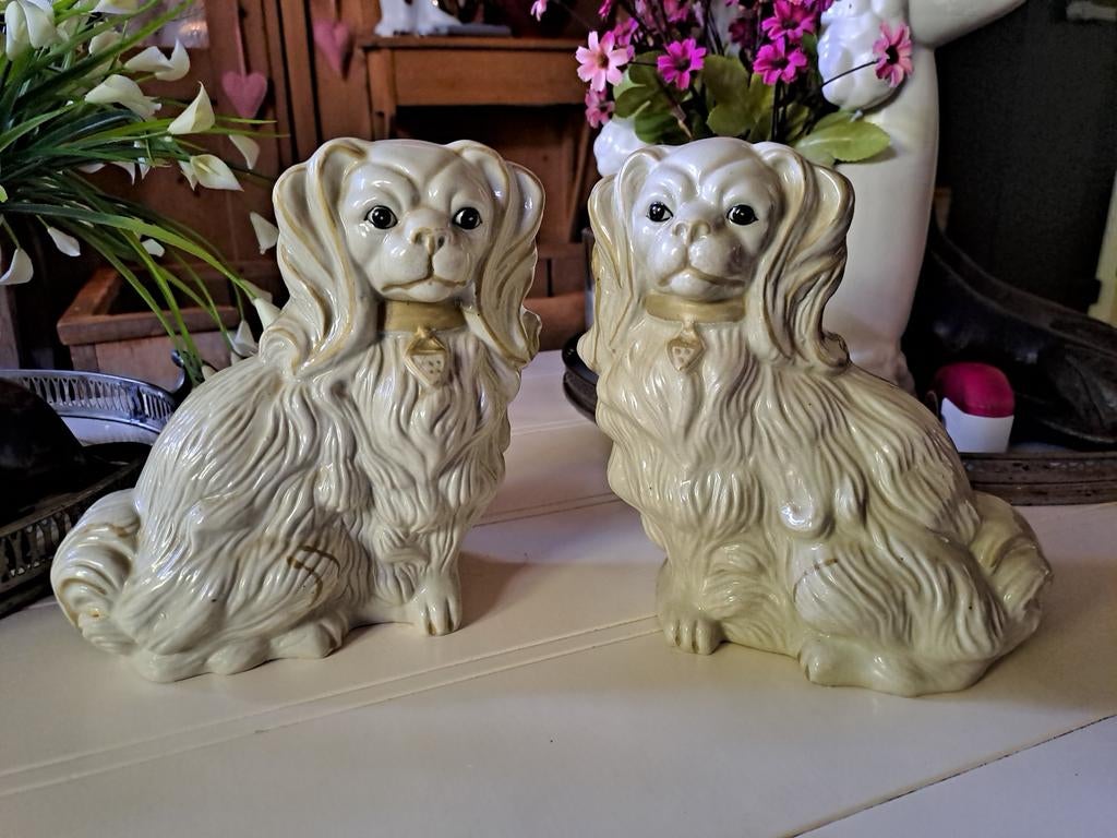 Hoerenhondjes of kasthondjes porselein, Ophalen of Verzenden, Zo goed als nieuw, Dier