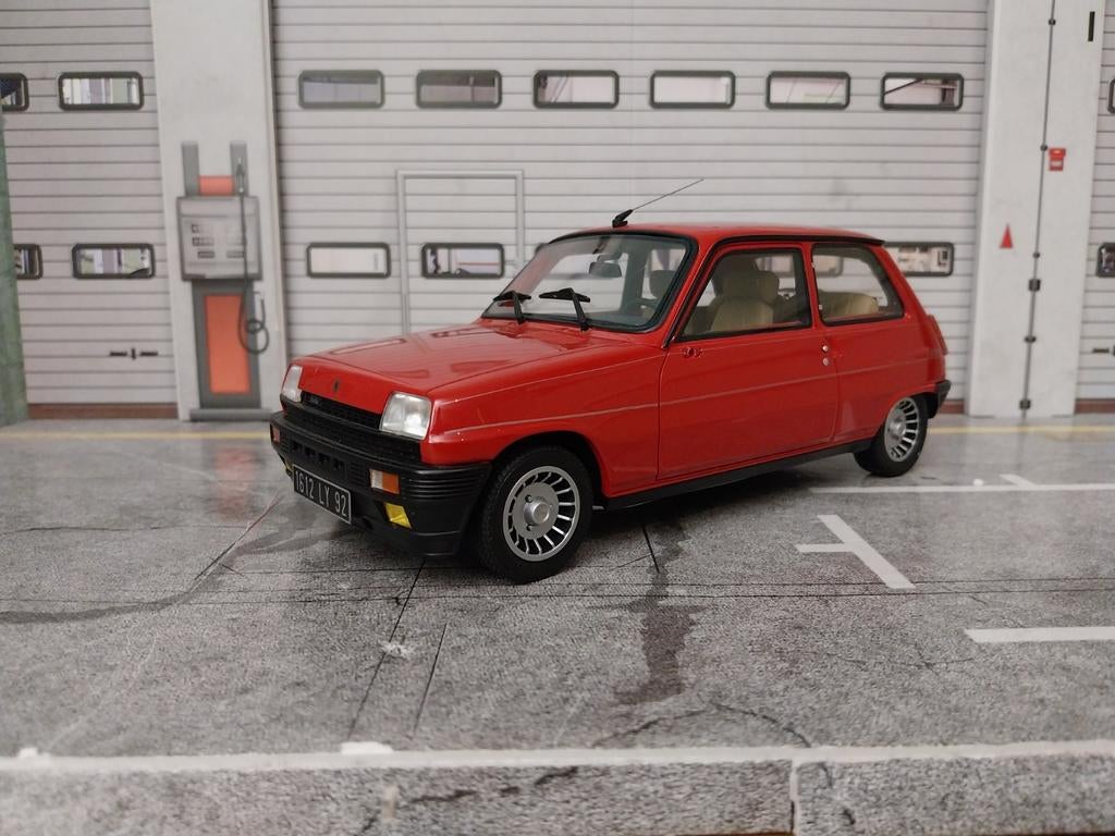 Renault 5 alpine turbo 1983 ottomobile, Hobby en Vrije tijd, Modelauto's | 1:18, Ophalen of Verzenden, Zo goed als nieuw, Auto
