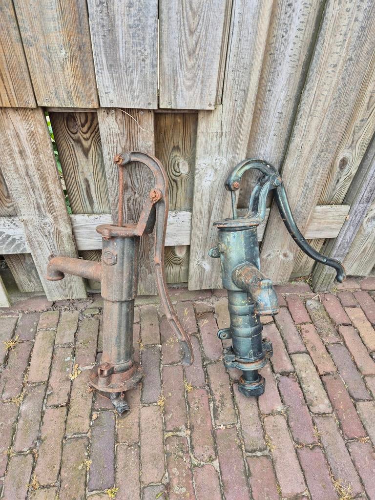 2 gietijzeren pompen, Ophalen, Overige typen