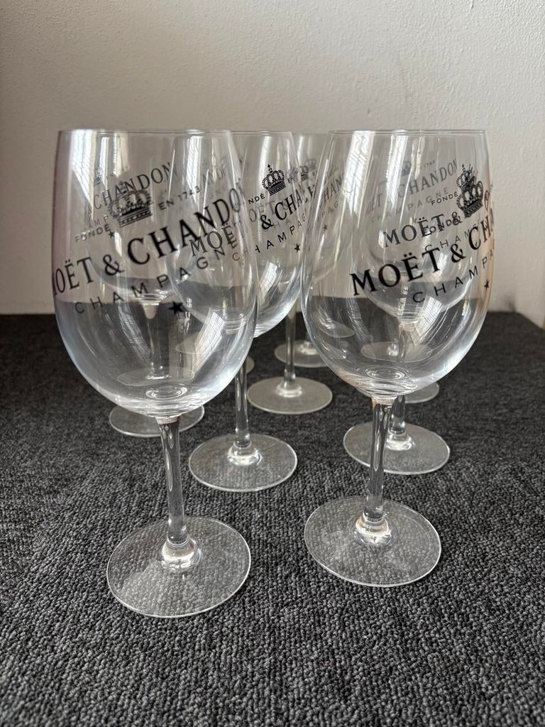 9 Moët & Chandon Champagne Glazen, Glas of Glazen, Ophalen of Verzenden, Overige stijlen, Glas