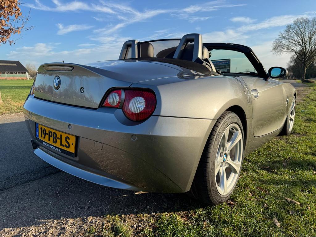 BMW Z4 Roadster 3.0i S 231PK AUTOMAAT met leder en stoelverw, Automaat, Achterwielaandrijving, Gebruikt, Zwart
