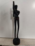 Houten beeld naakte Afrikaanse vrouw met kruik - 30cm, Antiek en Kunst, Ophalen of Verzenden