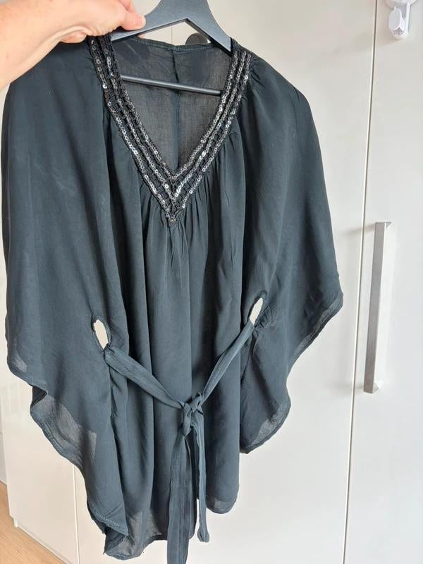 Tuniek vlindermouw met riem- zwart V-hals, Ophalen of Verzenden, Zo goed als nieuw, Maat 38/40 (M), Zwart