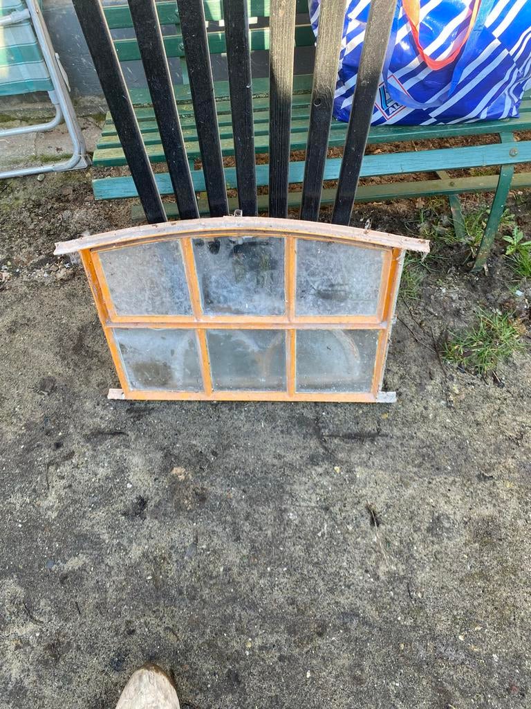 Stalraam met boogvorm en 6 ruiten, Doe-het-zelf en Verbouw, Glas en Ramen, Ophalen, Gevelraam of Ruit, Gebruikt, Minder dan 80 cm