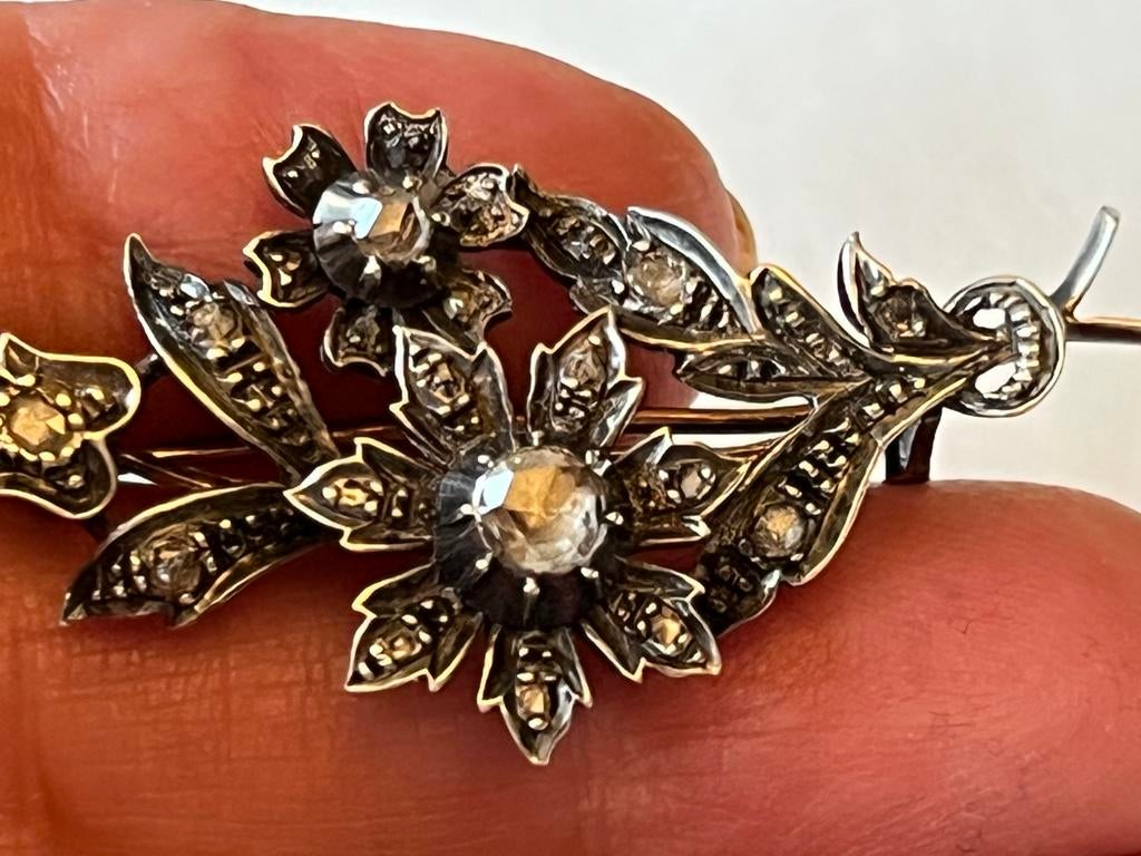 Antieke gouden broche Roosdiamanten, Sieraden, Tassen en Uiterlijk, 4 tot 7 cm, Verzenden, Zo goed als nieuw, Met edelsteen