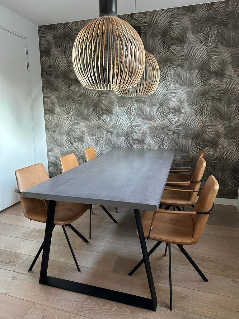 Robuuste houten eettafel met 6  leren draaistoelen, Ophalen, Gebruikt, 4 tot 6 stoelen