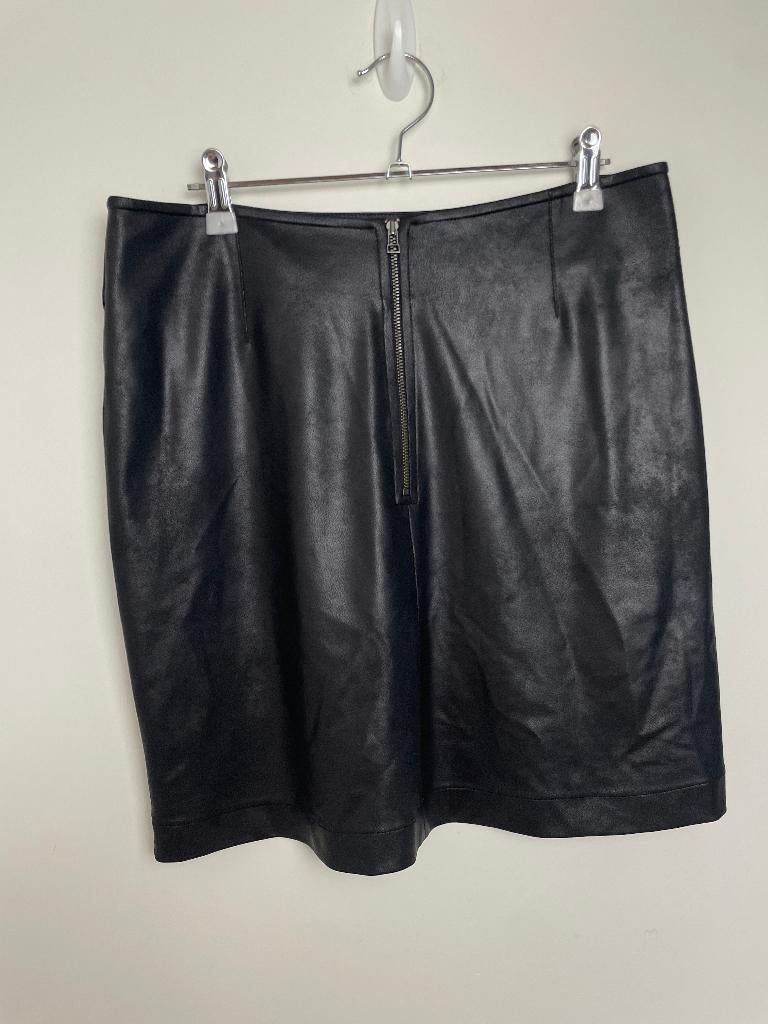Eva Kayan vegan leather look mini skirt rok ritsen 40 split, Maat 38/40 (M), Contact@evakayan.fr, Zwart, Nieuw