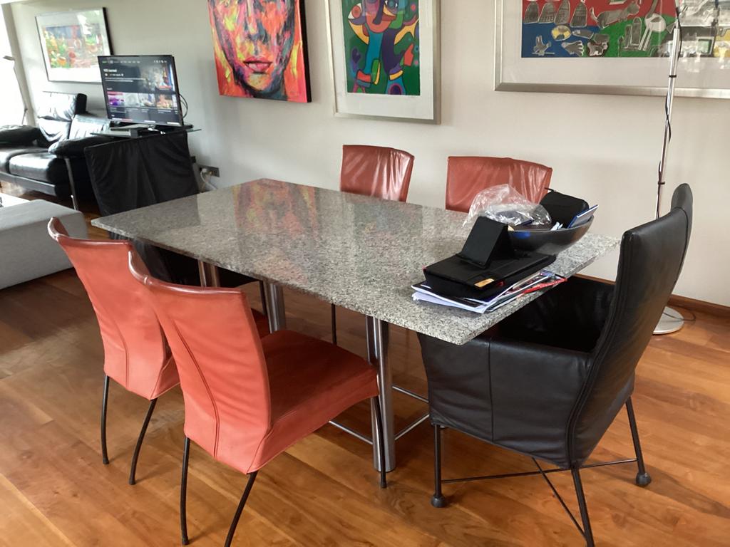 Eettafel graniet met stalen onderstel, Huis en Inrichting, Tafels | Eettafels, Ophalen, Overige materialen, Gebruikt, Design