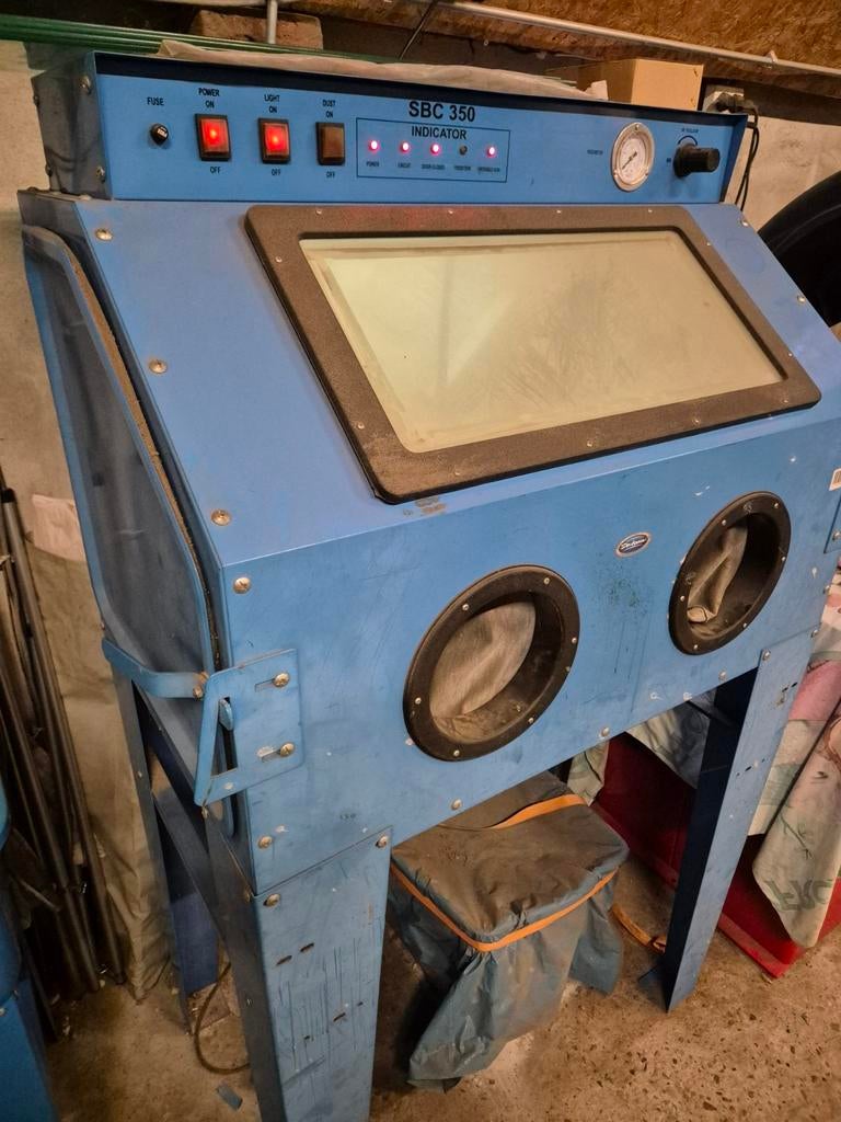 Straalkast straalcabine, Ophalen