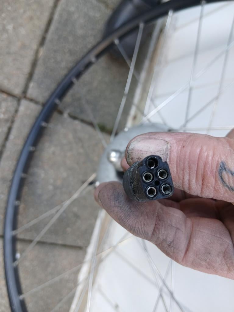 Voorwiel voor een elektrischefiest gazelle, Ophalen